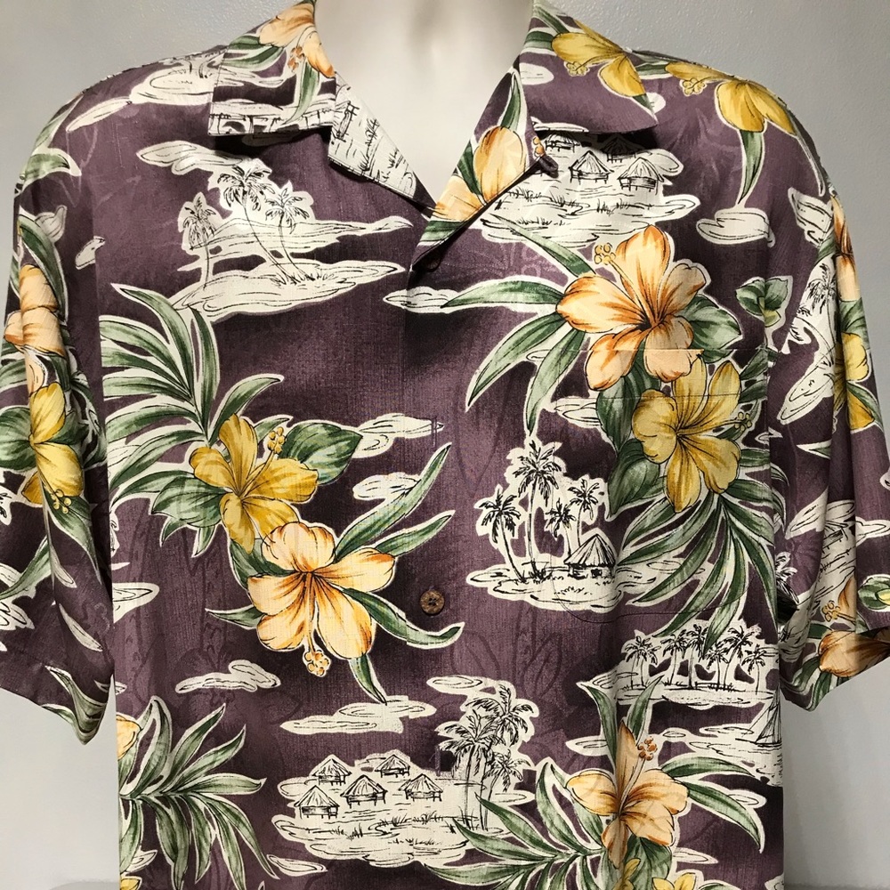 Tommy Bahama Camp Shirt Size Medium
